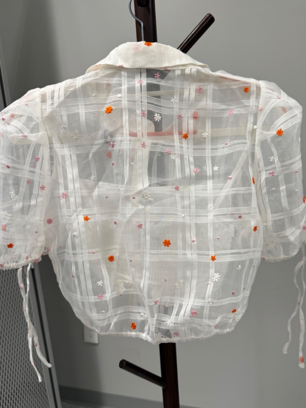 Petite Studio New York embroidered sheer blouse with matching camisole in size X - Picture 3 of 11